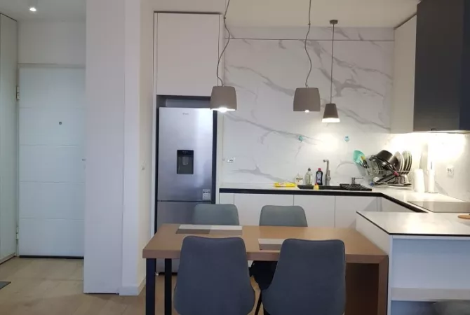 Shtepi me qera Apartament ne Tirane, 2+1, Mobilimi E mobiluar, Pagesa 800  Euro.