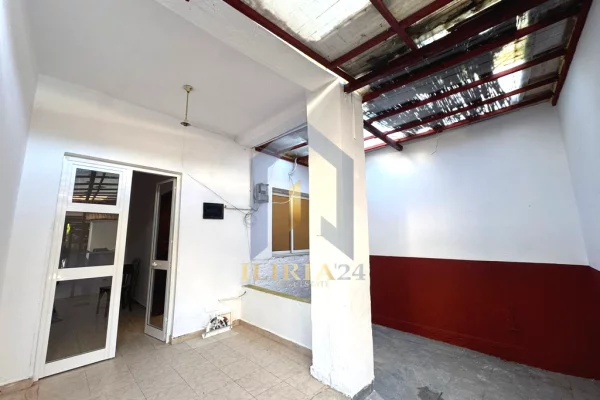 Ambiente Commerciale in Affitto 2+1 a Tirana - 800 Euro