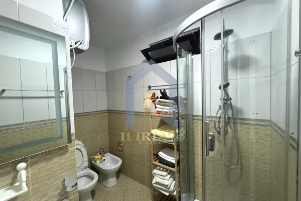 Shtepi me qera Apartament ne Tirane, 3+1, Mobilimi E mobiluar, Pagesa 1,100  Euro.