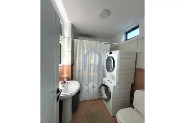 Shtepi me qera Apartament ne Tirane, 3+1, Mobilimi E mobiluar, Pagesa 1,100  Euro.