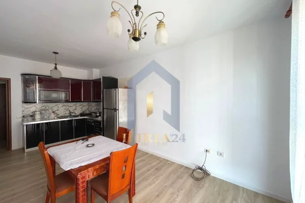 Shtepi ne shitje Apartament ne Tirane, 1+1, Mobilimi E mobiluar, Pagesa 95,000  Euro.