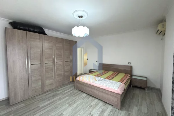 Shtepi me qera 2+1 ne Tirane - 1,200 Euro