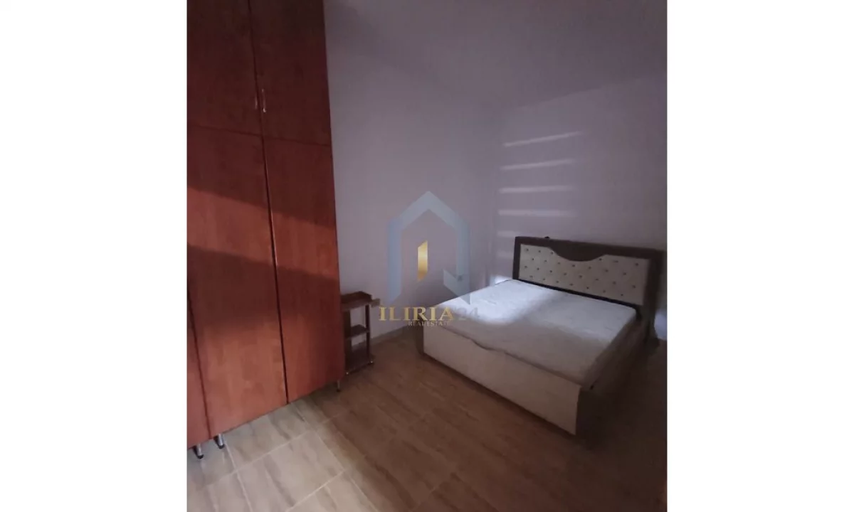 Shtepi me qera Apartament ne Tirane, 2+1, Mobilimi E mobiluar, Pagesa 430  Euro.