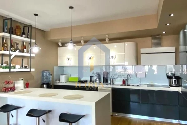 Apartament 3+1+ verande per shitje tek "Kopshti Botanik"