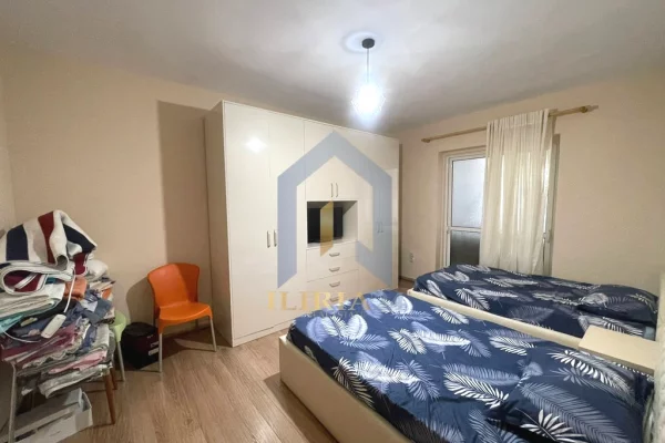 Shtepi ne shitje Apartament ne Tirane, 3+1, Mobilimi E mobiluar, Pagesa 255,000  Euro.