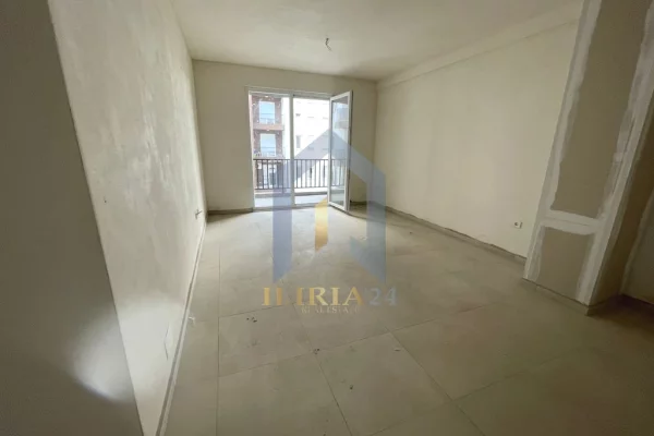 Shtepi ne shitje Apartament ne Tirane, 1+1, Mobilimi Bosh, pa mobiluar, Pagesa 89,896  Euro.