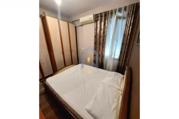 Shtepi ne shitje Apartament ne Tirane, 2+1, Mobilimi E mobiluar, Pagesa 140,000  Euro.