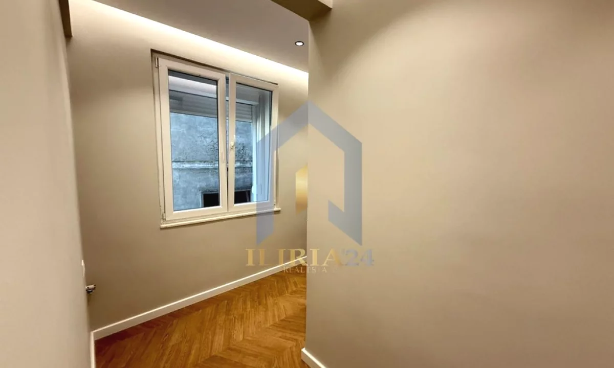 Shtepi ne shitje Apartament ne Tirane, 2+1, Mobilimi Bosh, pa mobiluar, Pagesa 255,000  Euro.