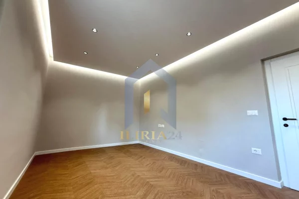 Shtepi ne shitje Apartament ne Tirane, 2+1, Mobilimi Bosh, pa mobiluar, Pagesa 255,000  Euro.