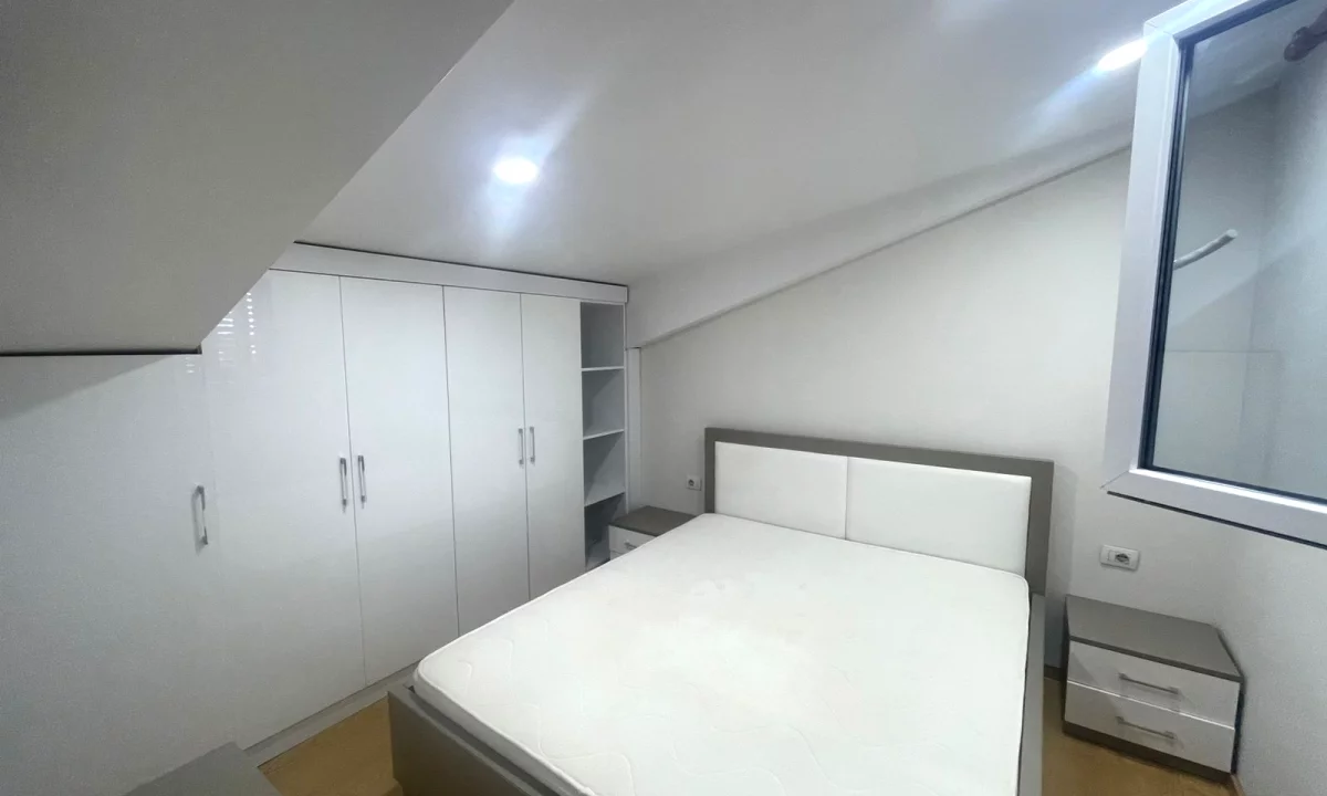 Shtepi me qera Apartament ne Tirane, 2+1, Mobilimi E mobiluar, Pagesa 430  Euro.