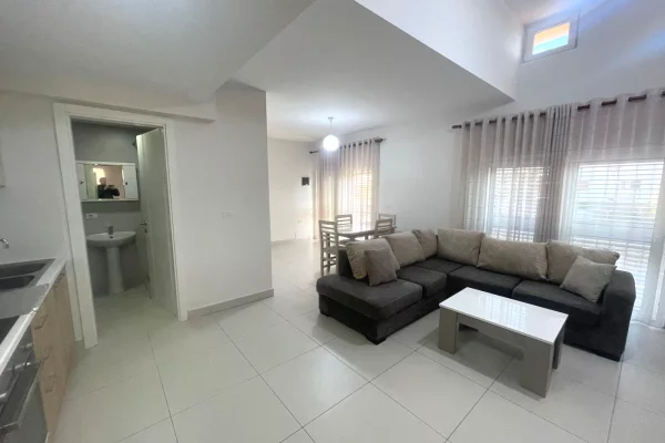 Shtepi me qera Apartament ne Tirane, 2+1, Mobilimi E mobiluar, Pagesa 430  Euro.