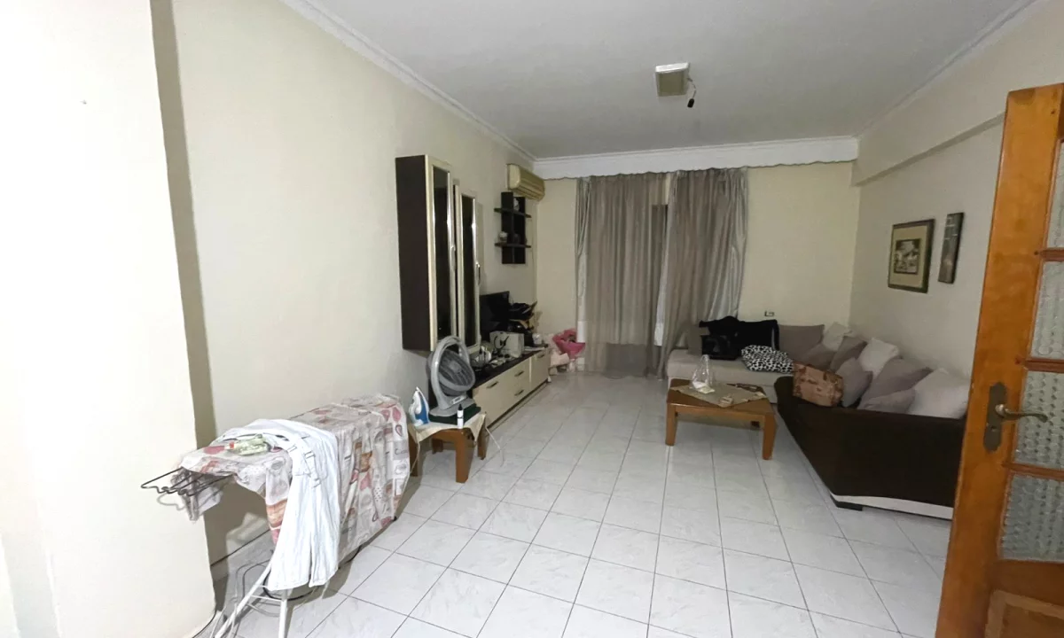 Shtepi ne shitje Apartament ne Tirane, 2+1, Mobilimi E mobiluar, Pagesa 190,000  Euro.
