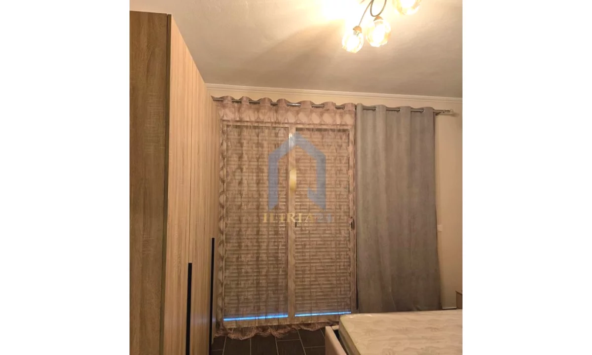 Shtepi me qera Apartament ne Tirane, 2+1, Mobilimi E mobiluar, Pagesa 500  Euro.