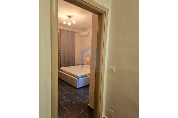 Shtepi me qera Apartament ne Tirane, 2+1, Mobilimi E mobiluar, Pagesa 500  Euro.