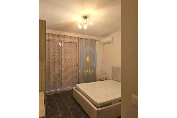 Shtepi me qera Apartament ne Tirane, 2+1, Mobilimi E mobiluar, Pagesa 500  Euro.