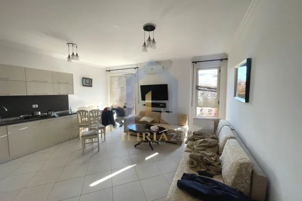 Shtepi me qera 2+1 ne Tirane - 650 Euro