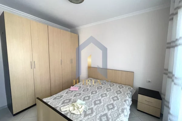 Shtepi me qera Apartament ne Tirane, 2+1, Mobilimi E mobiluar, Pagesa 650  Euro.