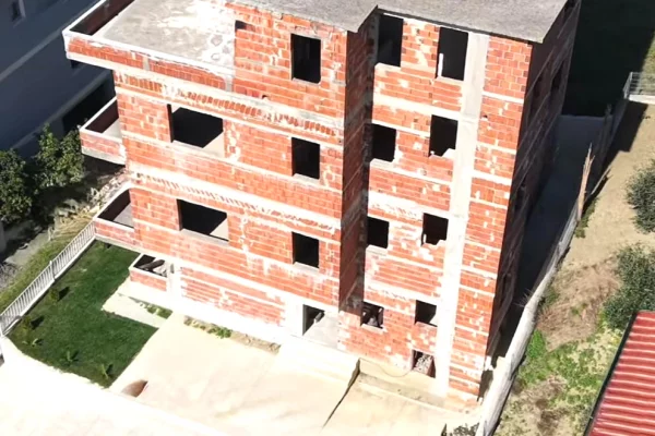 OKAZION! Shitet Ndërtesë 4-Katëshe në "Plepa", Durrës