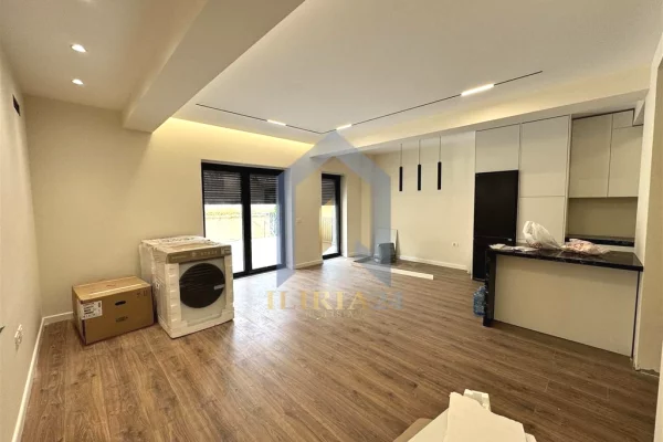 Shtepi ne shitje Apartament ne Tirane, 3+1, Mobilimi E mobiluar, Pagesa 330,000  Euro.