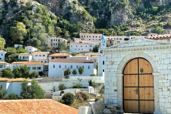 Shitet Apartament 1+1 në  Dhërmi