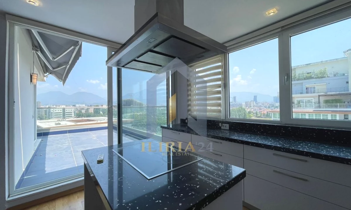 Appartamento in vendita a Tirana 3+1, Arredato