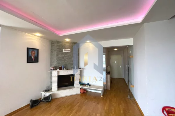 Appartamento in vendita a Tirana 3+1, Arredato