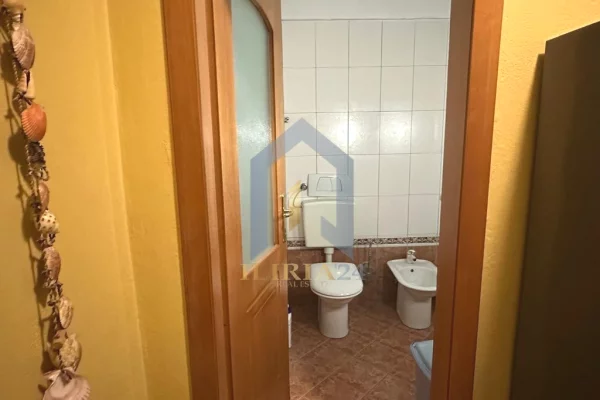 Shtepi ne shitje Apartament ne Durres, 1+1, Mobilimi E mobiluar, Pagesa 90,000  Euro.