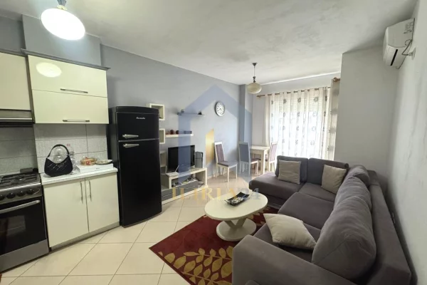 Shtepi me qera Apartament ne Tirane, 1+1, Mobilimi E mobiluar, Pagesa 550  Euro.