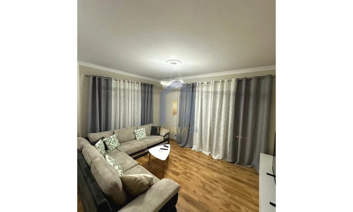 Shtepi me qera Apartament ne Tirane, 2+1, Mobilimi E mobiluar, Pagesa 1,200  Euro.