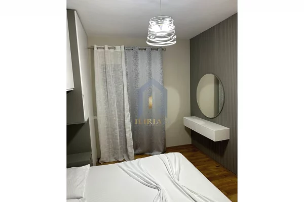 Shtepi me qera Apartament ne Tirane, 2+1, Mobilimi E mobiluar, Pagesa 1,200  Euro.