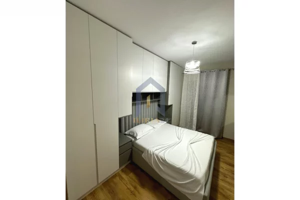 Shtepi me qera Apartament ne Tirane, 2+1, Mobilimi E mobiluar, Pagesa 1,200  Euro.
