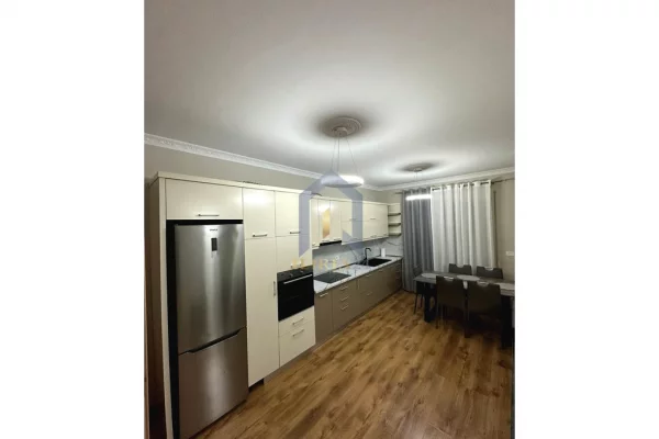 Shtepi me qera Apartament ne Tirane, 2+1, Mobilimi E mobiluar, Pagesa 1,200  Euro.