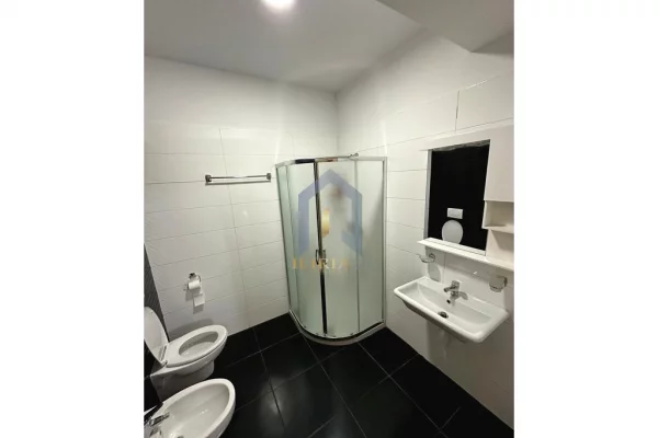 Shtepi me qera Apartament ne Tirane, 2+1, Mobilimi E mobiluar, Pagesa 1,200  Euro.