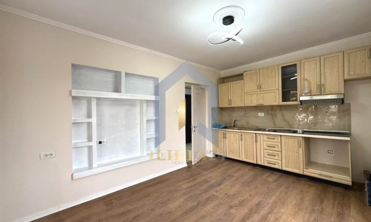 Shtepi ne shitje Apartament ne Tirane, 2+1, Mobilimi Bosh, pa mobiluar, Pagesa 150,001  Euro.