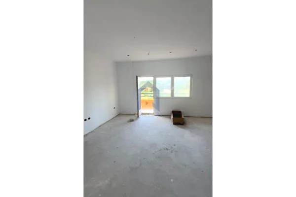Appartamento in vendita a Tirana 1+1, Vuoto