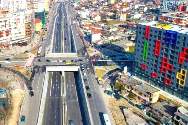 Appartamento in vendita a Tirana 3+1, Vuoto