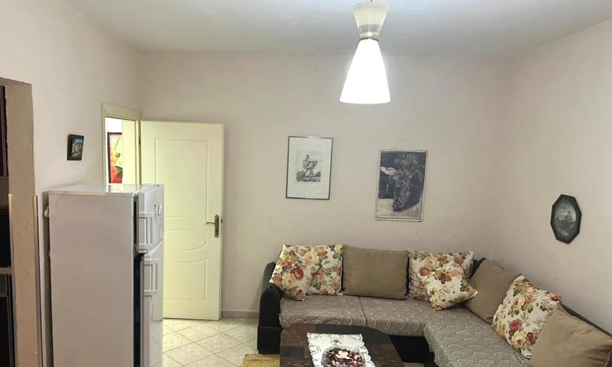 Shtepi me qera Apartament ne Tirane, 2+1, Mobilimi E mobiluar, Pagesa 500  Euro.