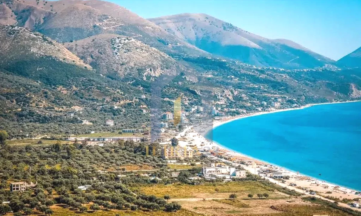 Shitet toke ne Borsh – Riviere