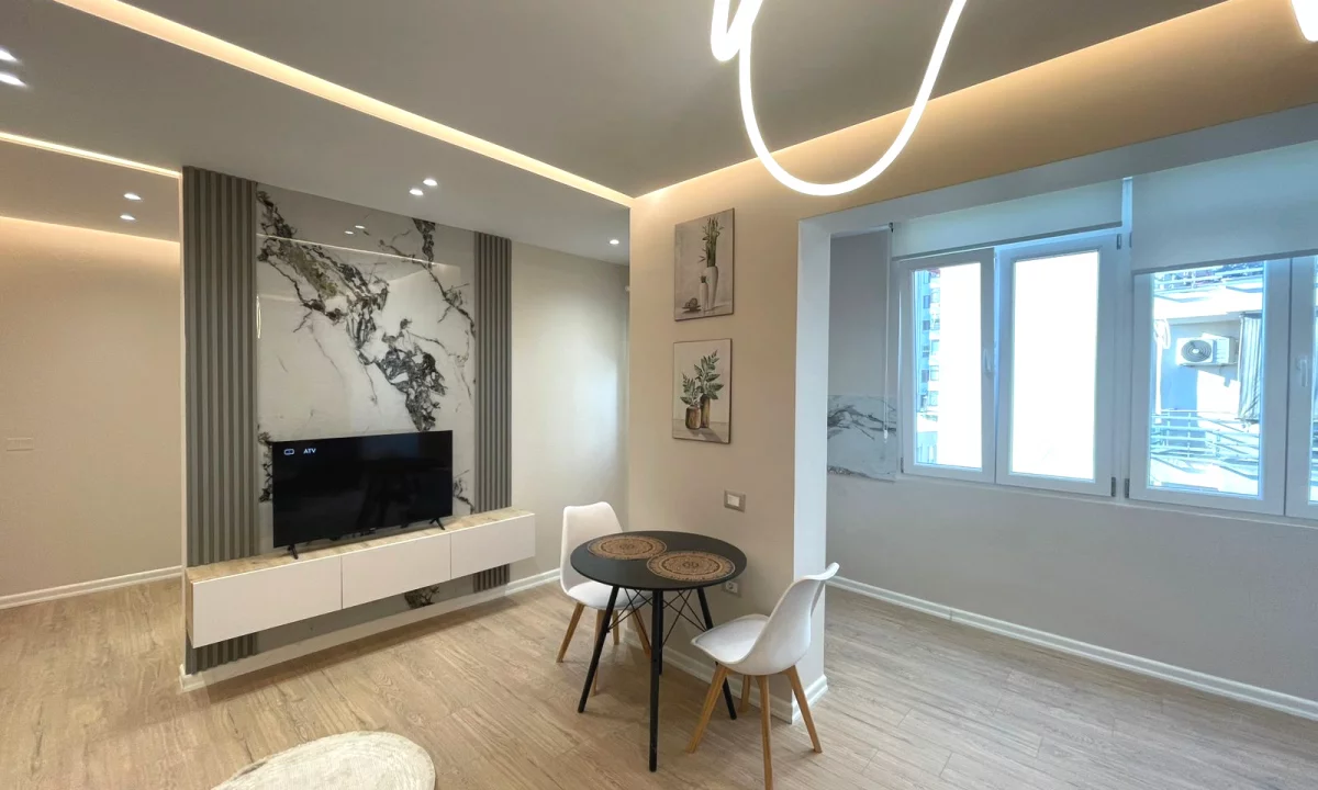 Appartamento in vendita a Tirana 1+1, Arredato