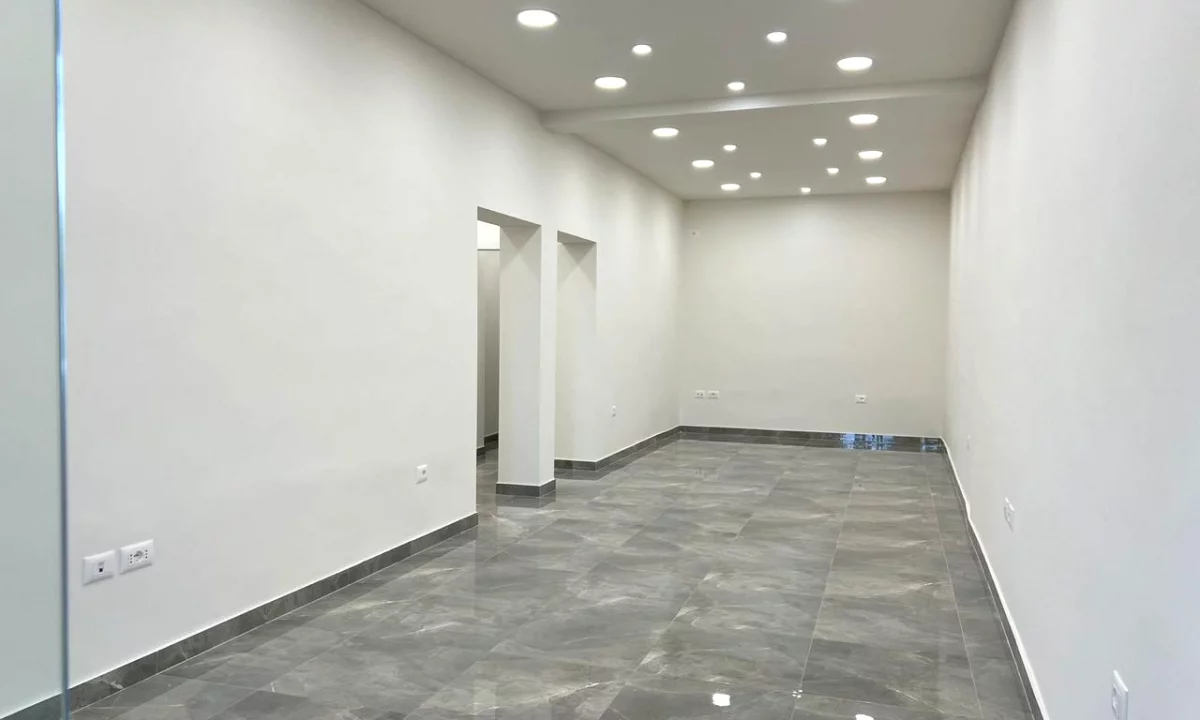 Dyqan per shitje tek "Stadiumi Dinamo"