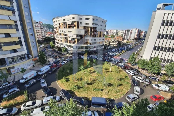 Shtepi ne shitje Apartament ne Tirane, 1+1, Mobilimi Bosh, pa mobiluar, Pagesa 88,000  Euro.