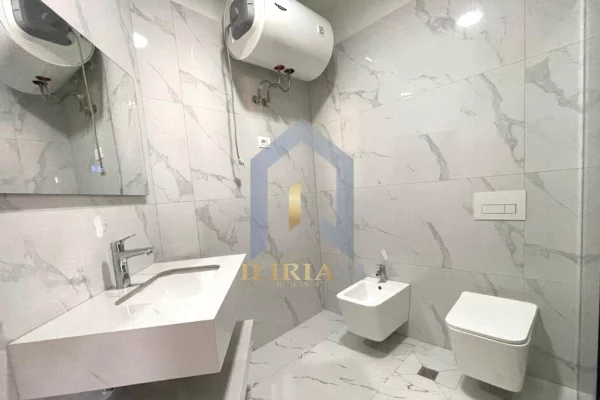 Appartamento in vendita a Tirana 2+1, Vuoto