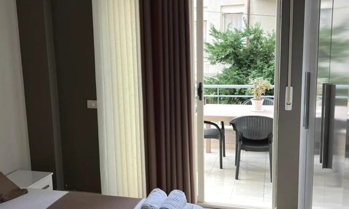 Shtepi ne shitje Apartament ne Tirane, 1+1, Mobilimi E mobiluar, Pagesa 158,000  Euro.