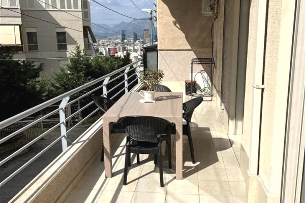 Shtepi ne shitje Apartament ne Tirane, 1+1, Mobilimi E mobiluar, Pagesa 158,000  Euro.