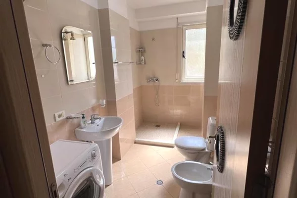 Shtepi ne shitje Apartament ne Tirane, 1+1, Mobilimi E mobiluar, Pagesa 158,000  Euro.