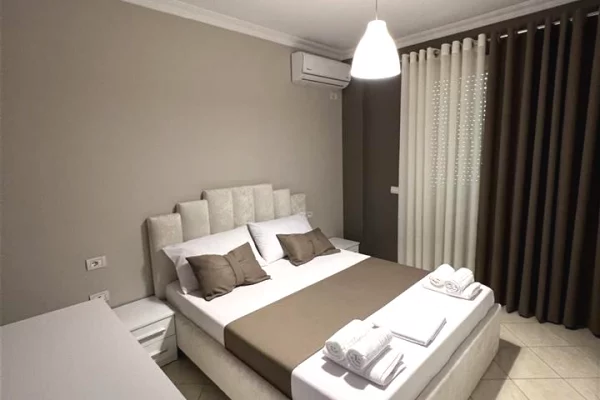 Shtepi ne shitje Apartament ne Tirane, 1+1, Mobilimi E mobiluar, Pagesa 158,000  Euro.