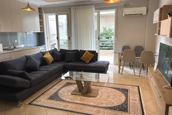 Shtepi ne shitje Apartament ne Tirane, 1+1, Mobilimi E mobiluar, Pagesa 158,000  Euro.