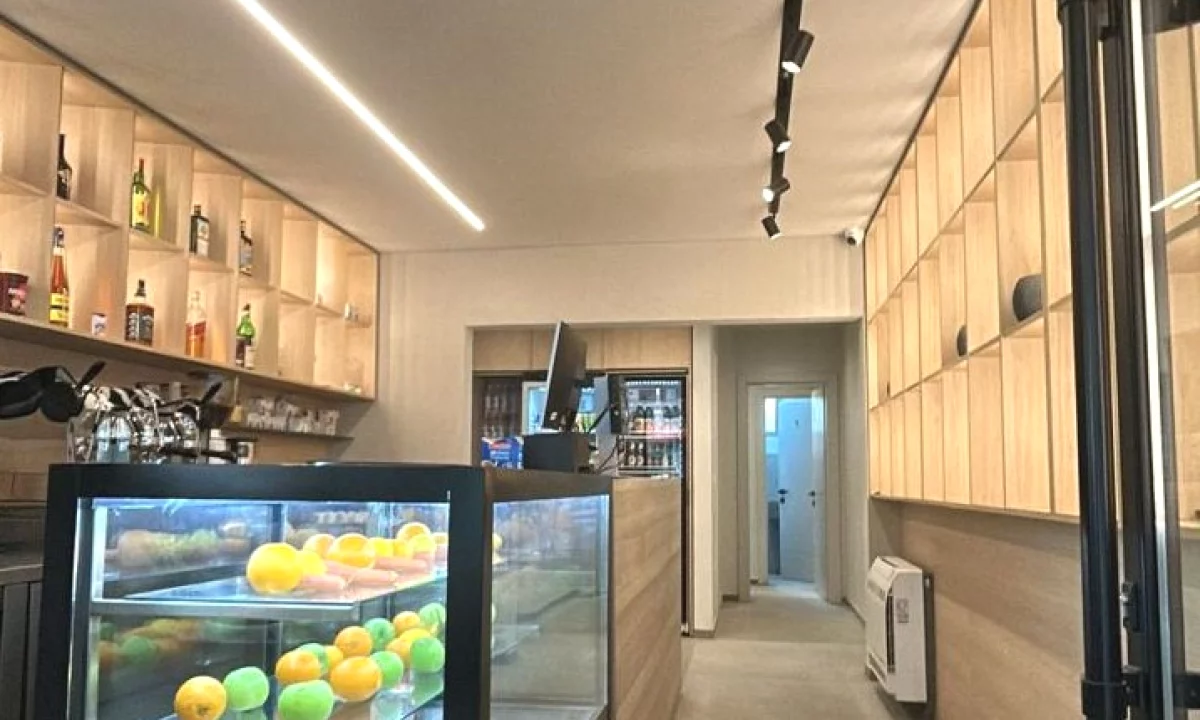 Ambient biznesi per shitje tek "Ali Demi"