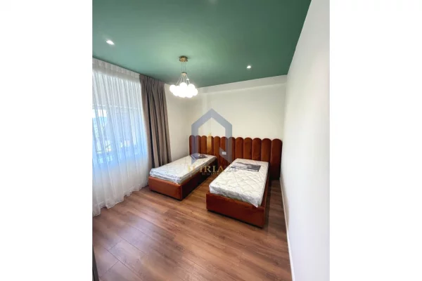 Shtepi me qera Apartament ne Tirane, 3+1, Mobilimi E mobiluar, Pagesa 1,200  Euro.