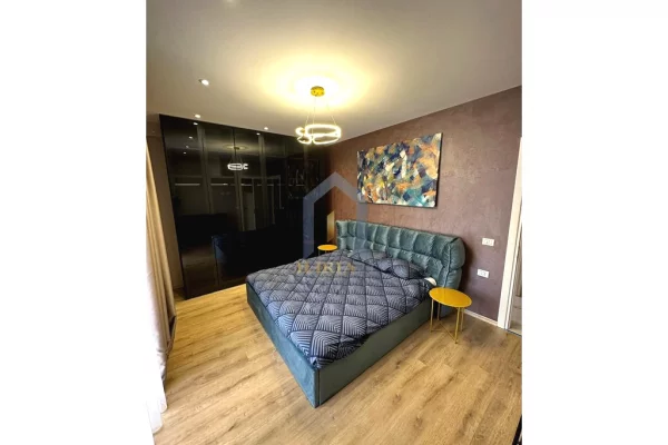 Shtepi me qera Apartament ne Tirane, 3+1, Mobilimi E mobiluar, Pagesa 1,200  Euro.